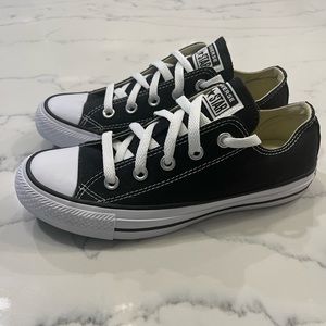 Brand New - Never Worn Black Converse - Size 6